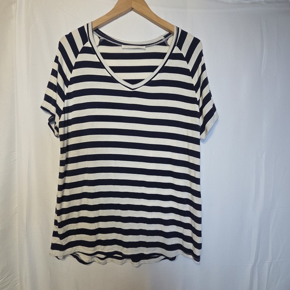 Double Zero Striped V-Neck Top Small‎ Navy Blue White Short Sleeve Stretch